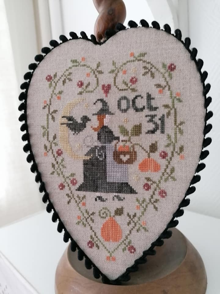 120190507_1197476823957101_4811526347737974511_n_ml Tralala - Coeur de sorcière – Image 1