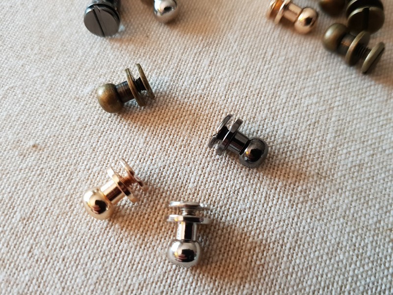 20180905_111540_ml LCF - Bouton de col poignée coloris Argent 8x6mm – Image 1