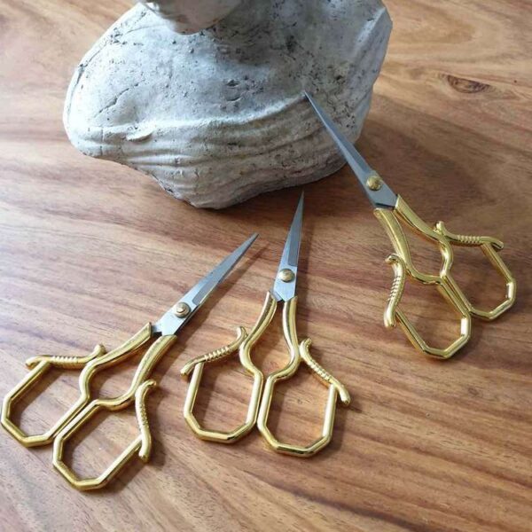 AX - Ciseaux Pagode , coloris OR