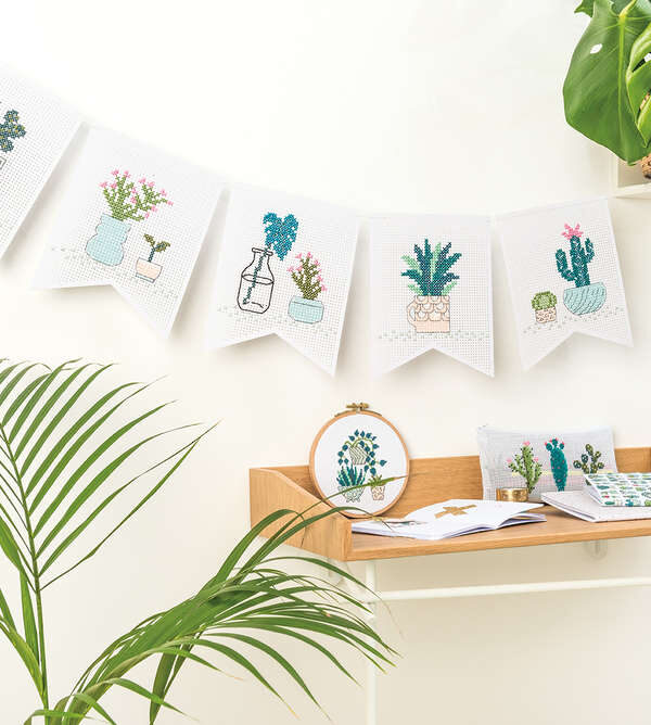Rico Design - 10 Cartons à broder Fanion (162)
