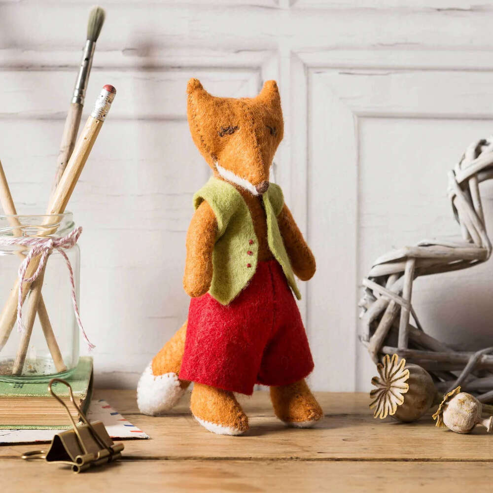 Corinne-Lapierre-Felt-Fergus-Fox-Craft-Kit_ml Corinne Lapierre - Kit feutrine Renard Fergus – Image 1
