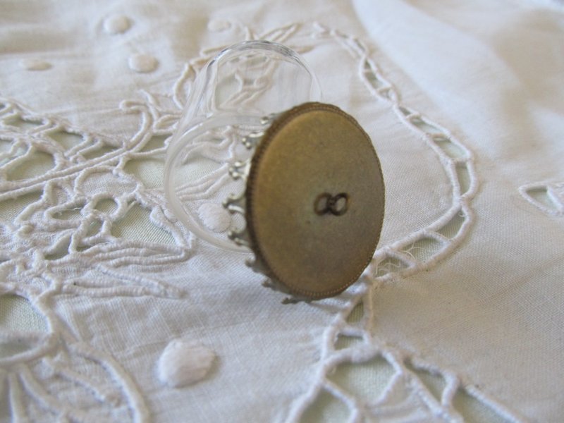 IMG_5813_ml lcf - Base Antique avec attache pour cloche en verre 25mm – Image 1