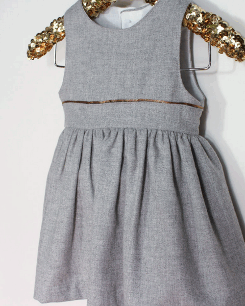 Ikatee - Pochette patron de couture ROMA Robe sans manche Bébé Fille 6-24 mois