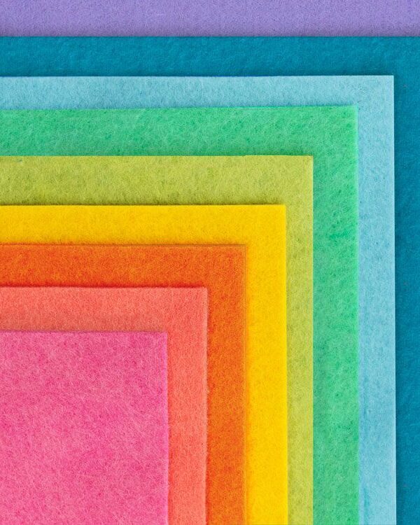 The Cinnamon Patch - Pack feutrine Arc en ciel 15x15 cm
