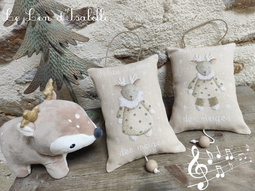 coussin-musical-petits-rennes-des-neiges-le-lin-d-isabelle_ml Le Lin d'Isabelle - Coussin musical petits rennes des neiges – Image 1