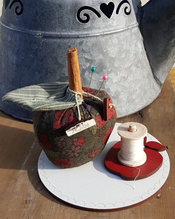 The Bee Company - Kit Pique-aiguille Pomme KPOM