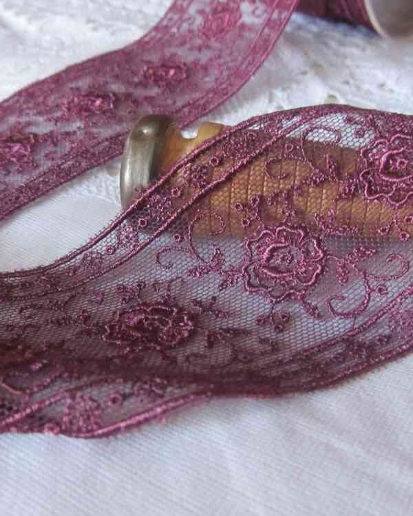 RS - Dentelle Brodée sur tulle Coloris Prune