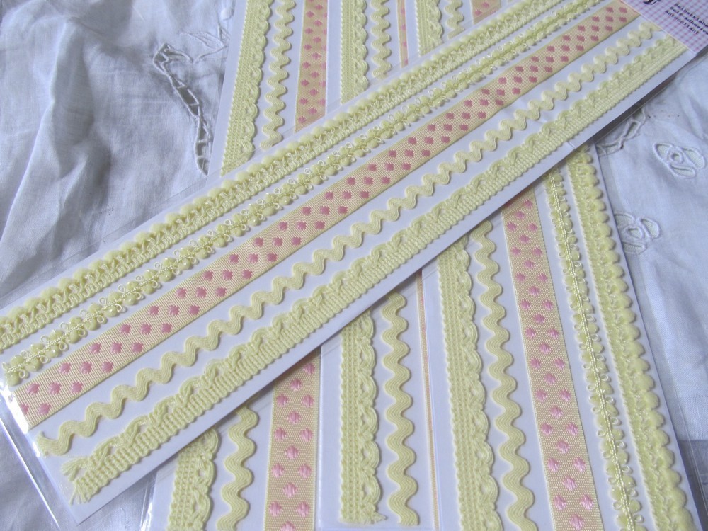IMG_9882 Rico Design - Assortiment Galons autocollants Coloris Jaune – Image 1