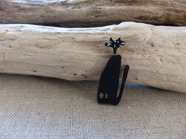 P1030179_ml Theodora Cleave - Mousetrap Black – Image 1