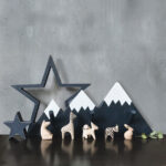 Bébé lapin naturel en bois - East of India – Image 3