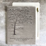 Grand livre en lin “Memories are the loveliest” - East of India – Image 2