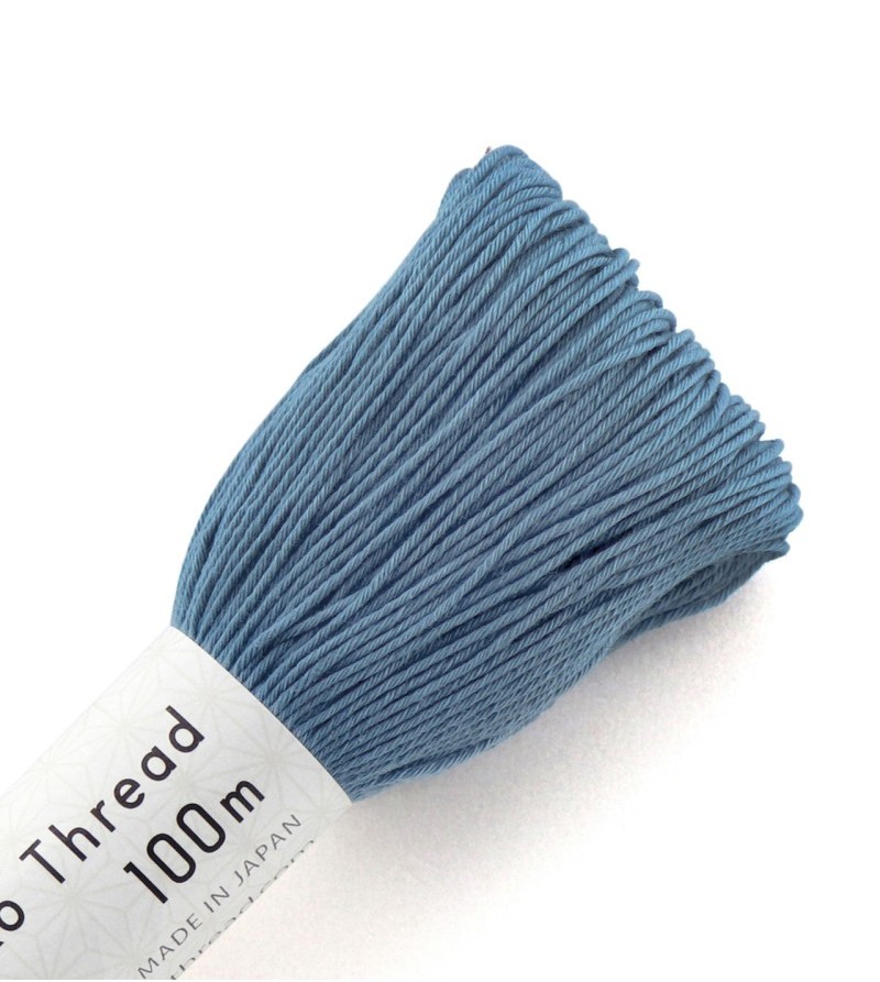 fil-sashiko-100m-bleu-baltique-118 Fil sashiko Olympus 100 m - Coloris 118 Bleu baltique – Image 1
