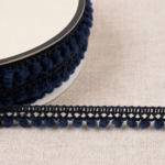 Mini pompons - Coloris Marine 027 – Image 2