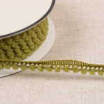 Mini pompons - Coloris Vert olive 053 – Image 2