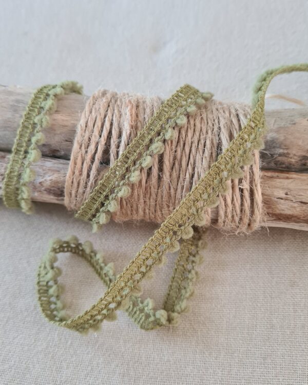Mini pompons - Coloris Vert olive 053