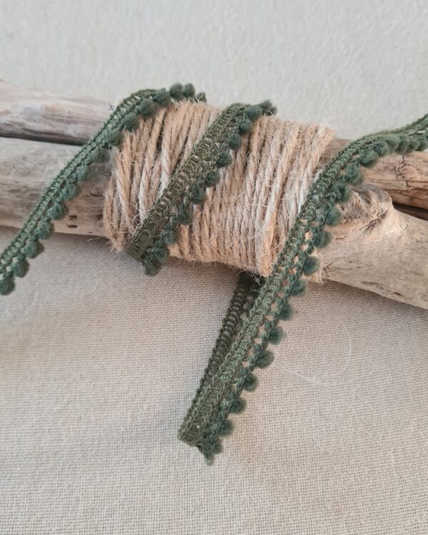 Mini pompons - Coloris Vert olive foncé 069